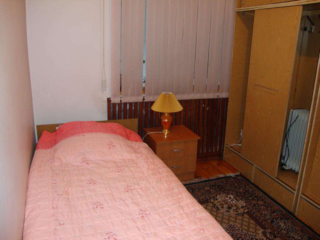 Guest House Vip Osh Quarto foto