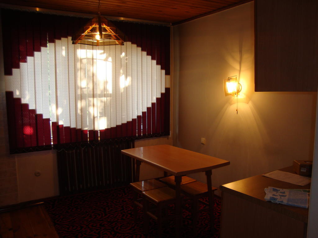 Guest House Vip Osh Quarto foto