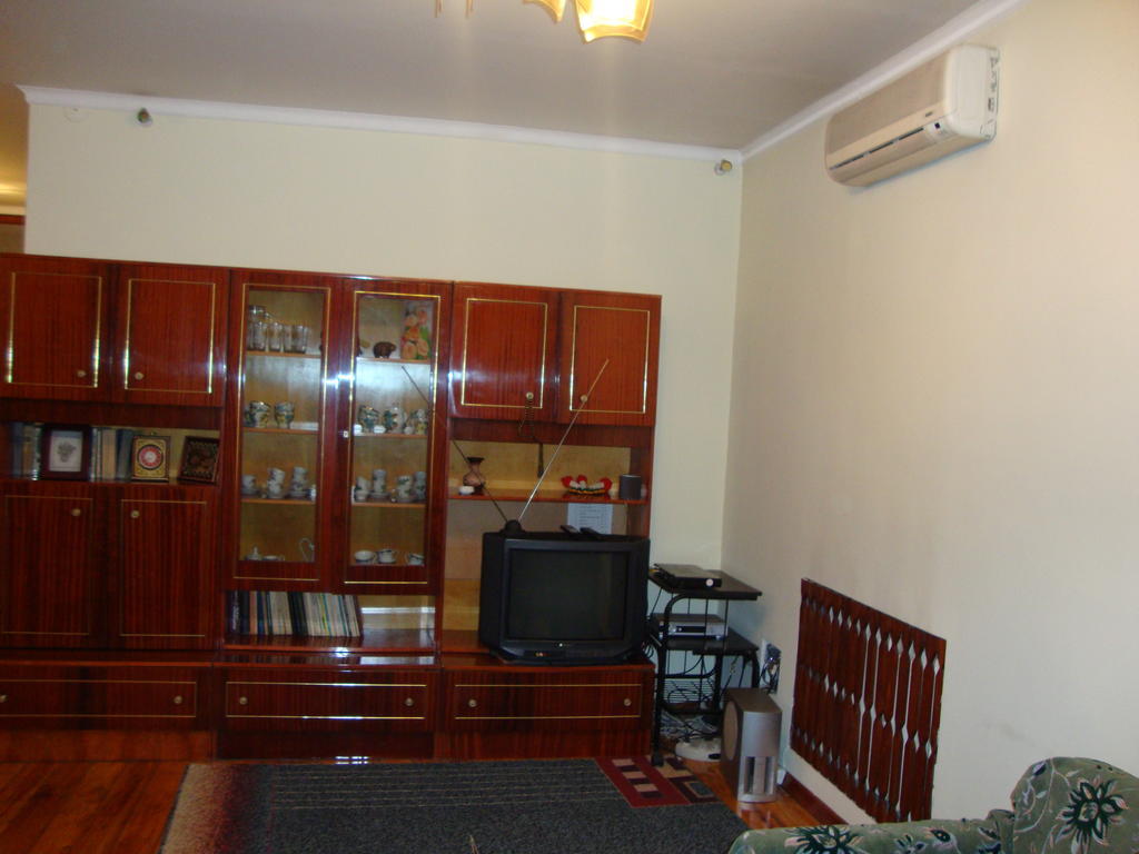 Guest House Vip Osh Quarto foto
