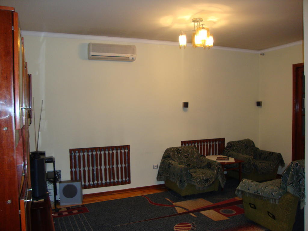 Guest House Vip Osh Quarto foto